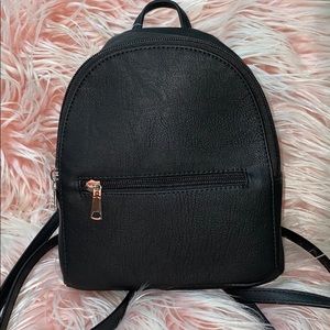 🦋🔥h&m mini backpack💜